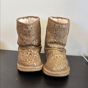 Uggs Shearling Lined Tan Boots Gold Glitter size 2
